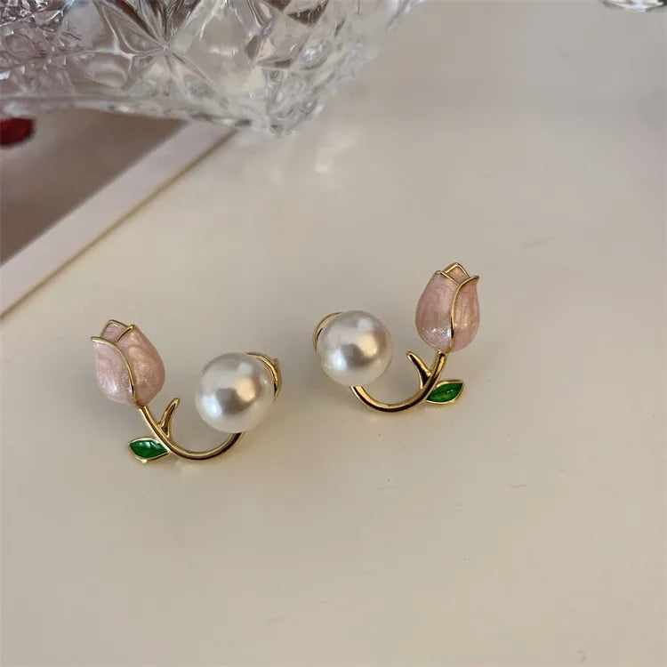 Imitation Tulip Pearl Design Earring