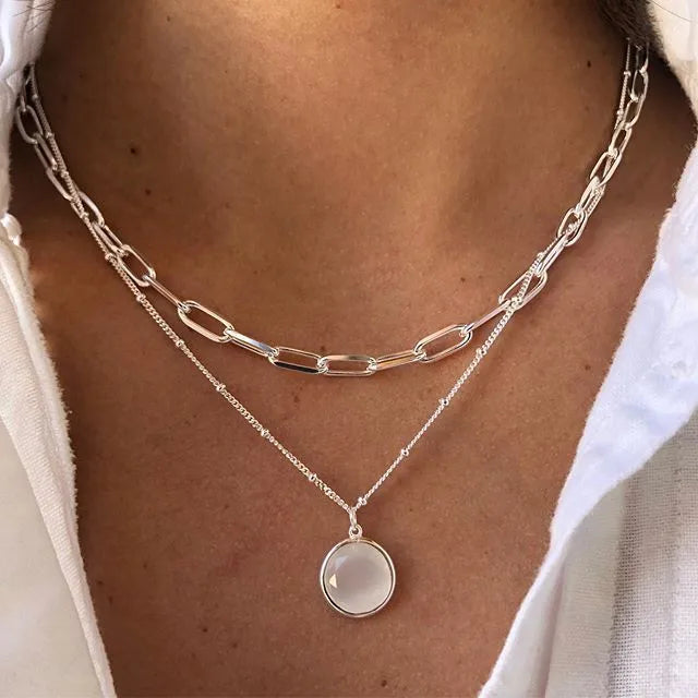 Simple Style Solid Colour Alloy Pendant Necklace