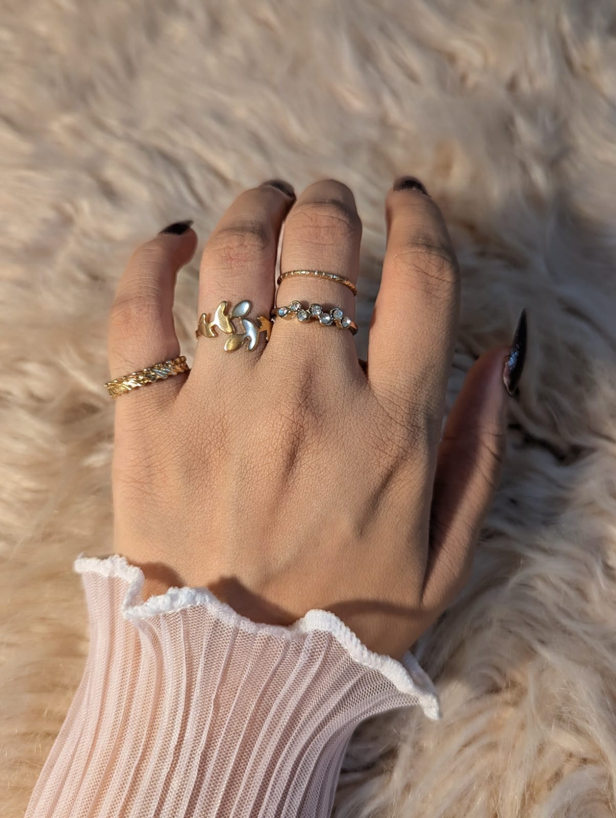 Gold Leaf & Crystal 4-Piece Ring Set – Elegant Stackable Fashion Jewelry